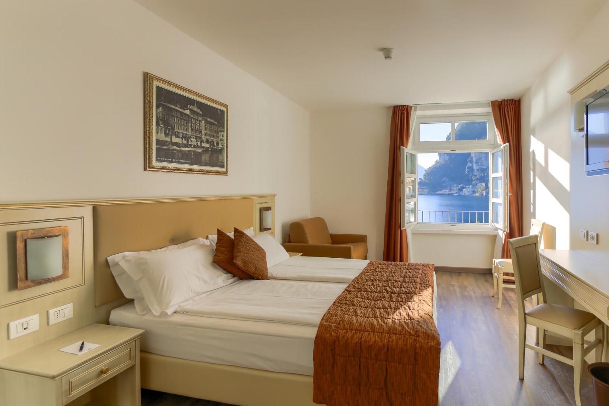 Superior Double or Twin Room Lake View
